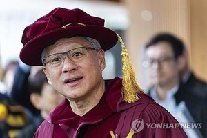 Jensen Huang “三星电子 HBM 已获批准，我们正在尽快处理”